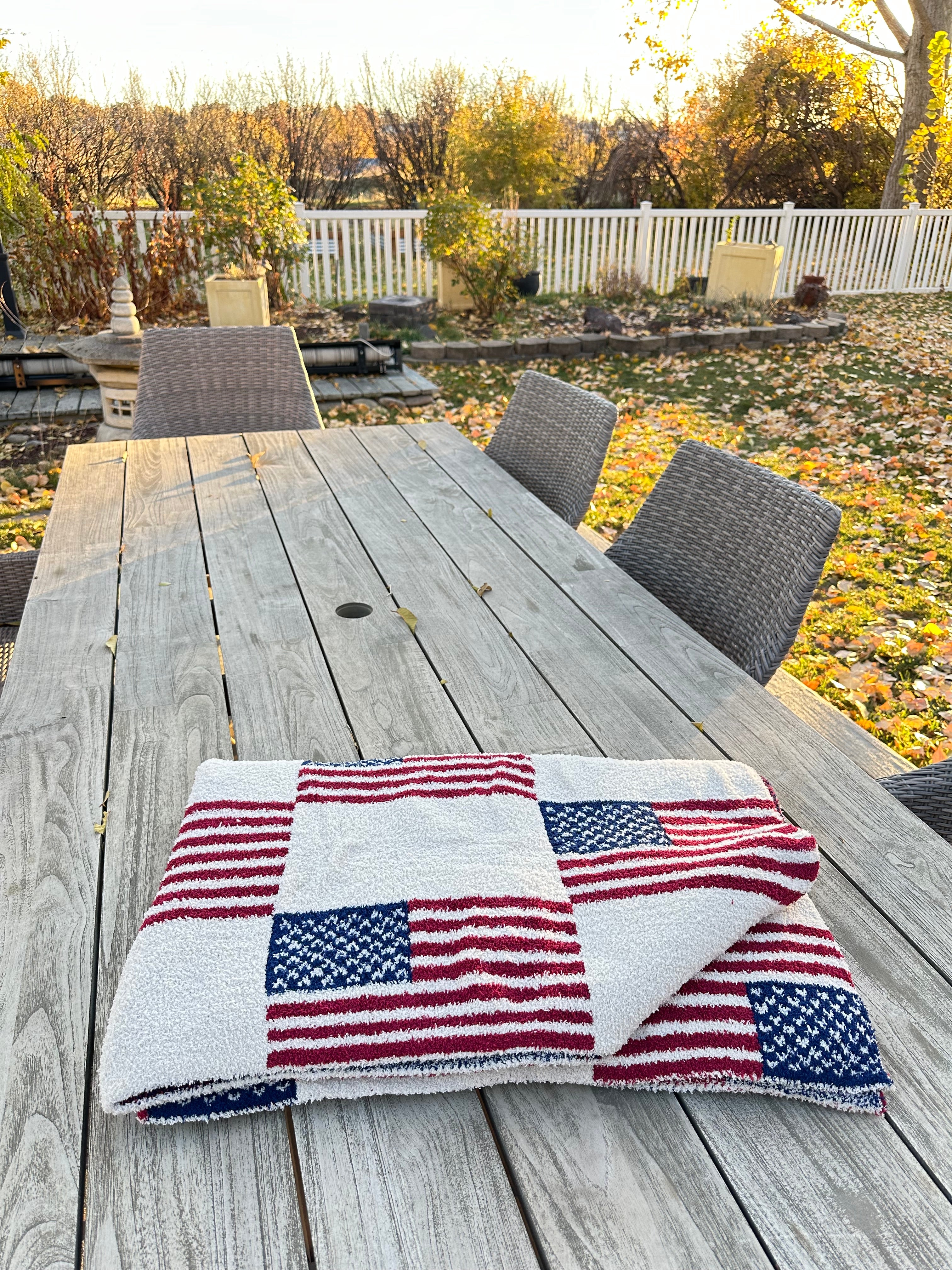 AMERICAN FLAG COZY BLANKET - WHITE BACKGROUND