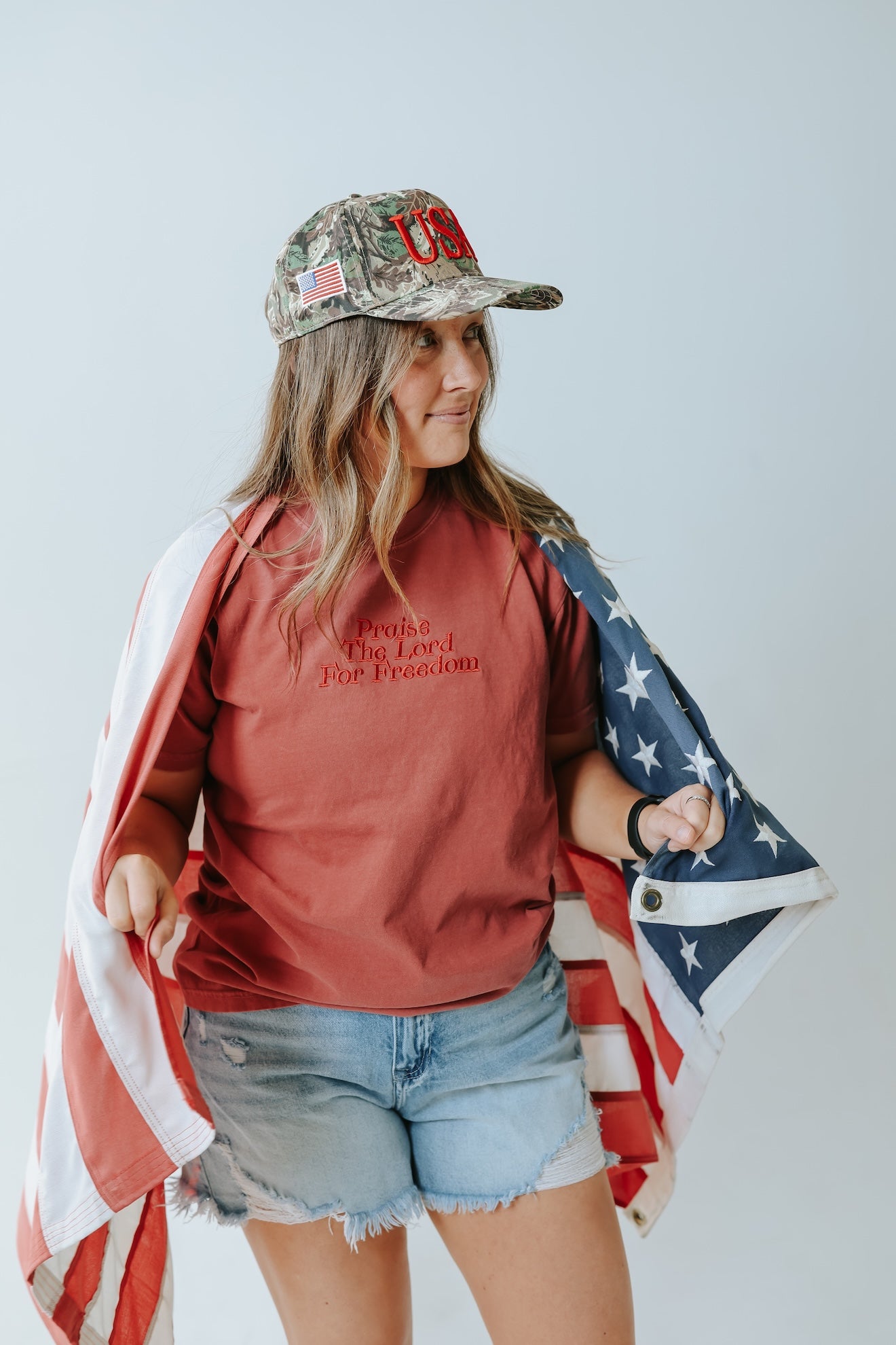 PRAISE THE LORD FOR FREEDOM - EMBROIDERED TEE SHIRT