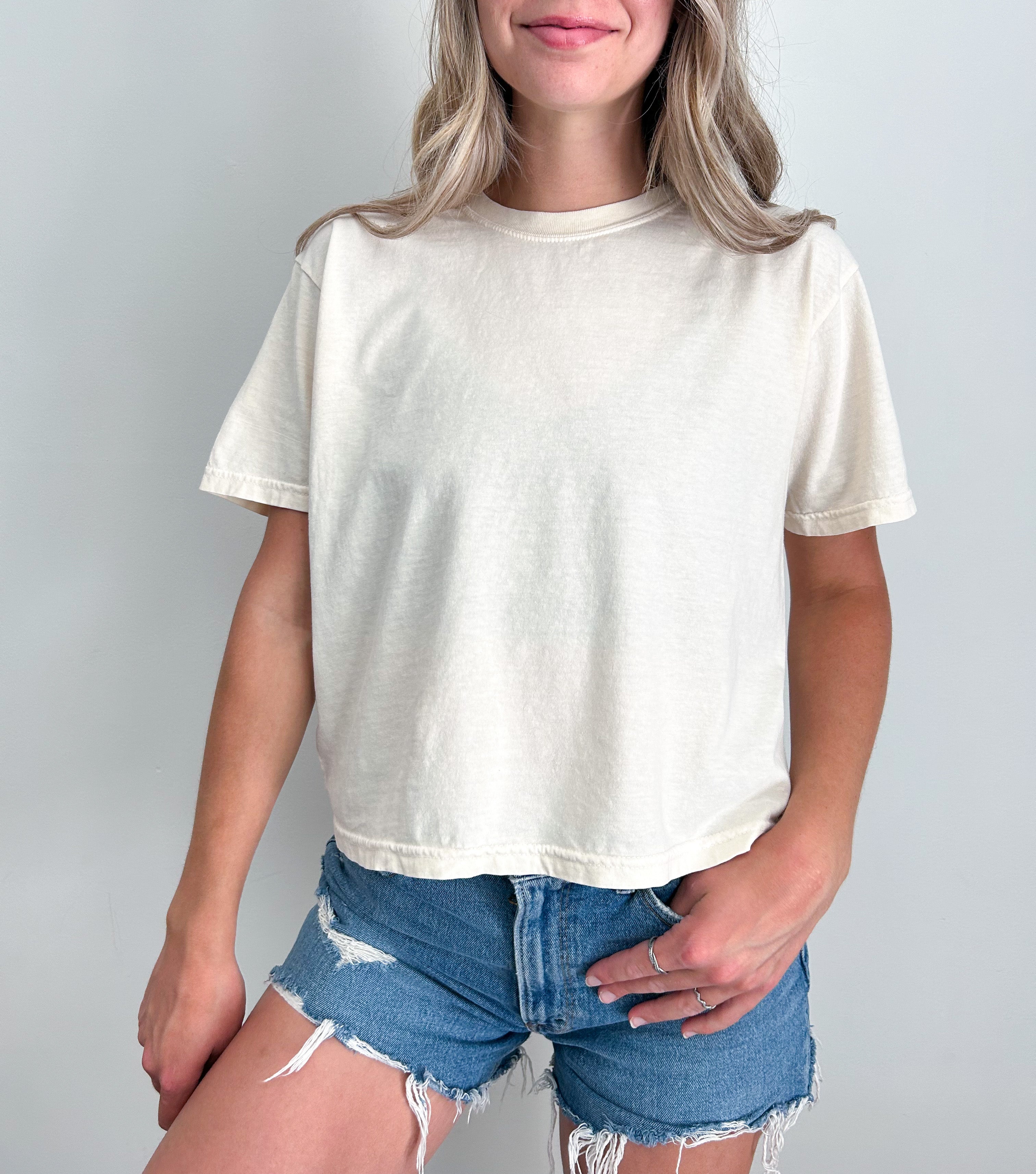 SOCIAL CLUB - ADULT **CROPPED** TEE