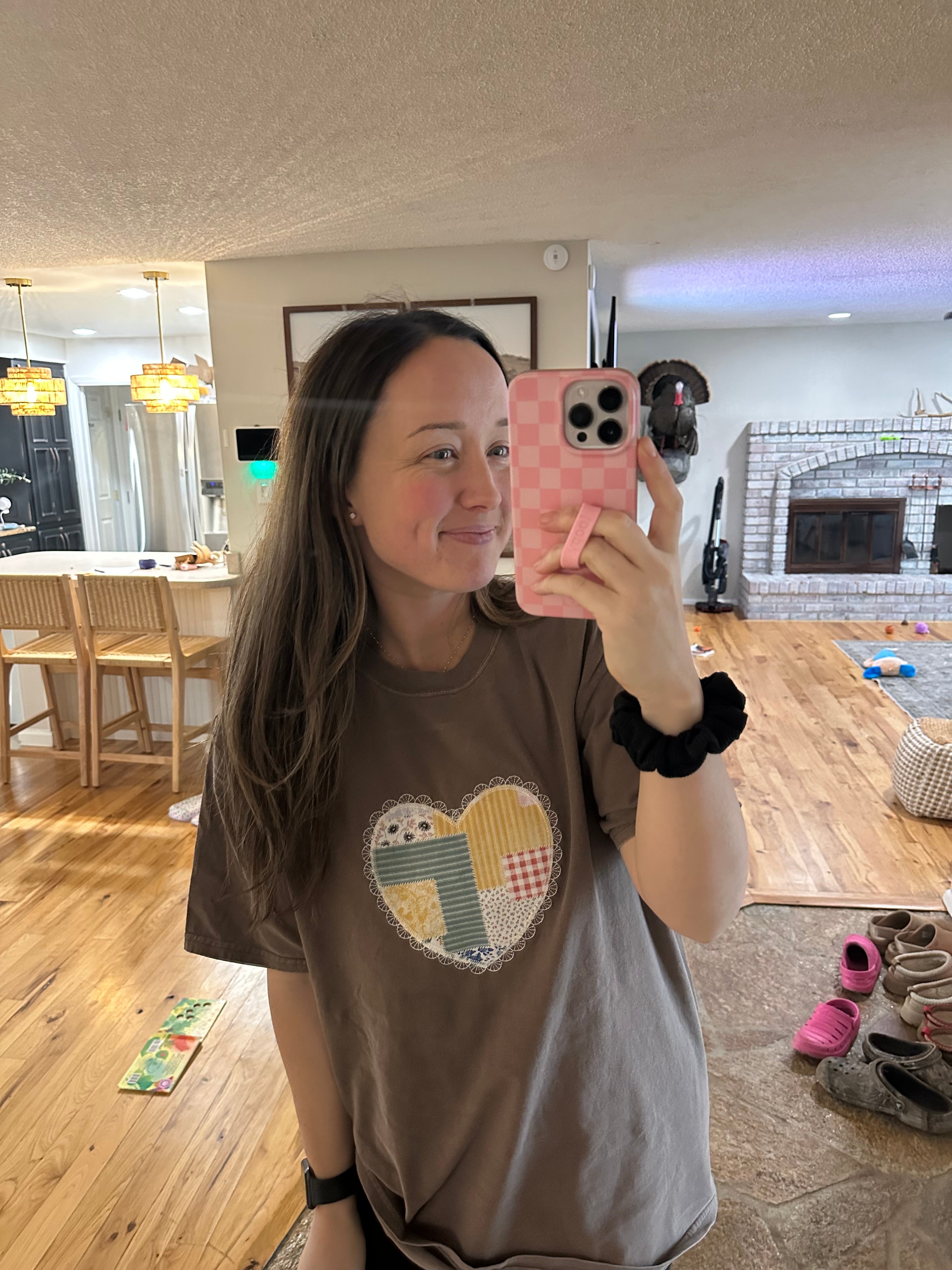 DAINTY SCALLOPED EMBROIDERED HEART - ADULT SHORT SLEEVE TEE