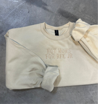 HOT MOMS FOR RFK JR - EMBROIDERED REGULAR CREWNECK