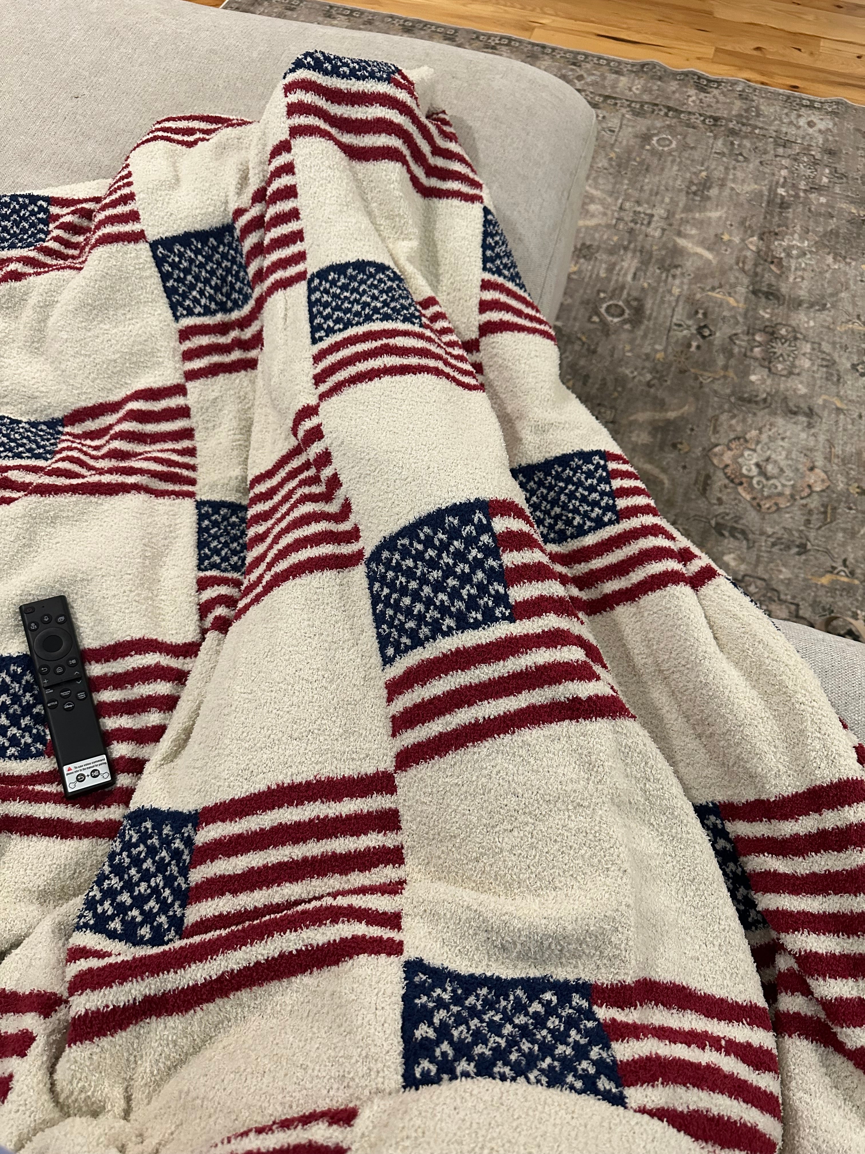 AMERICAN FLAG COZY BLANKET - WHITE BACKGROUND