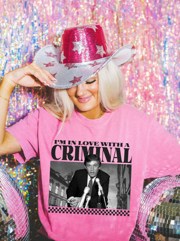 IM IN LOVE WITH A CRIMINAL - ADULT TEE