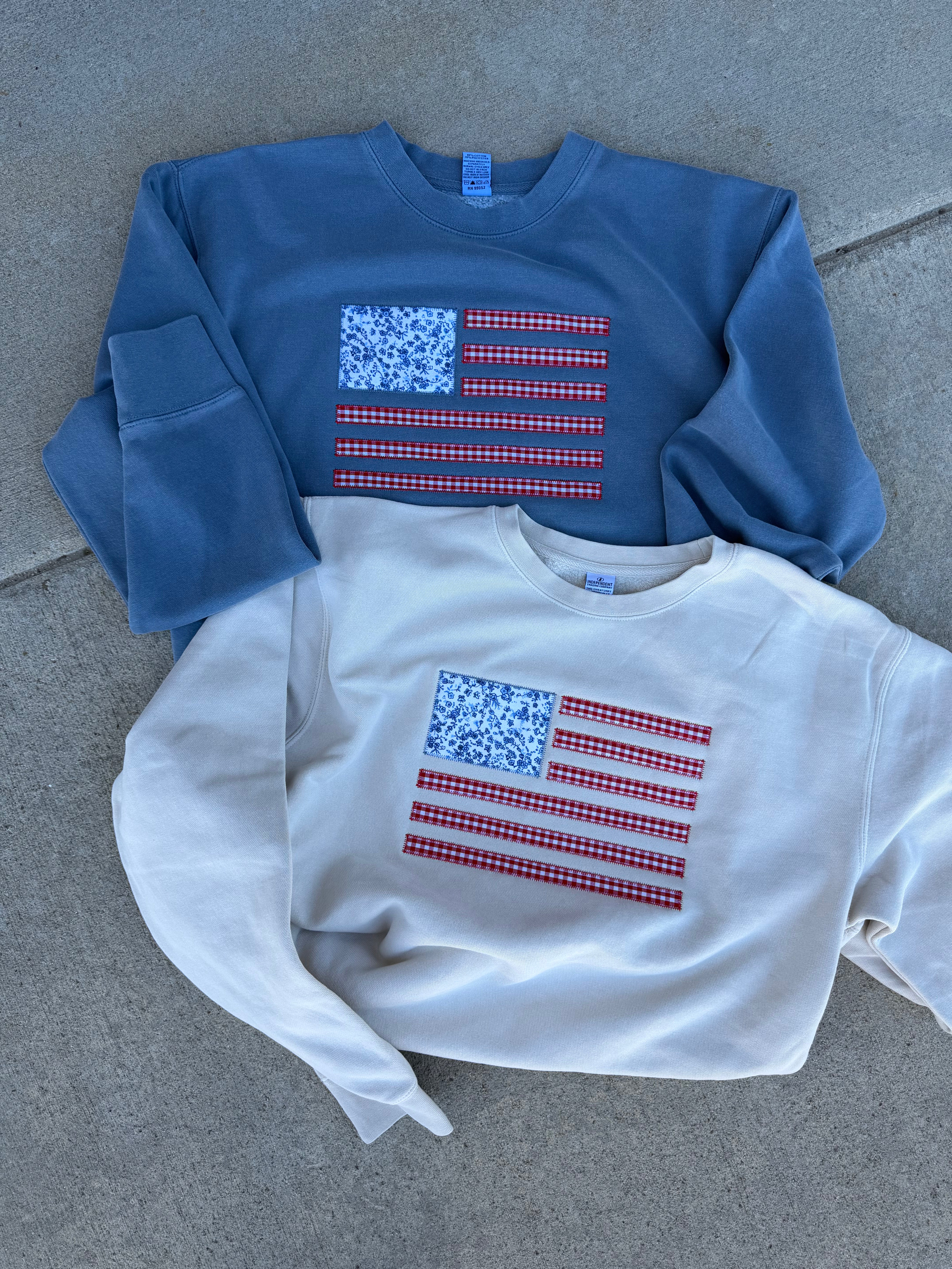 VINTAGE FLAG APPLIQUÉ- WASHED CREWNECK