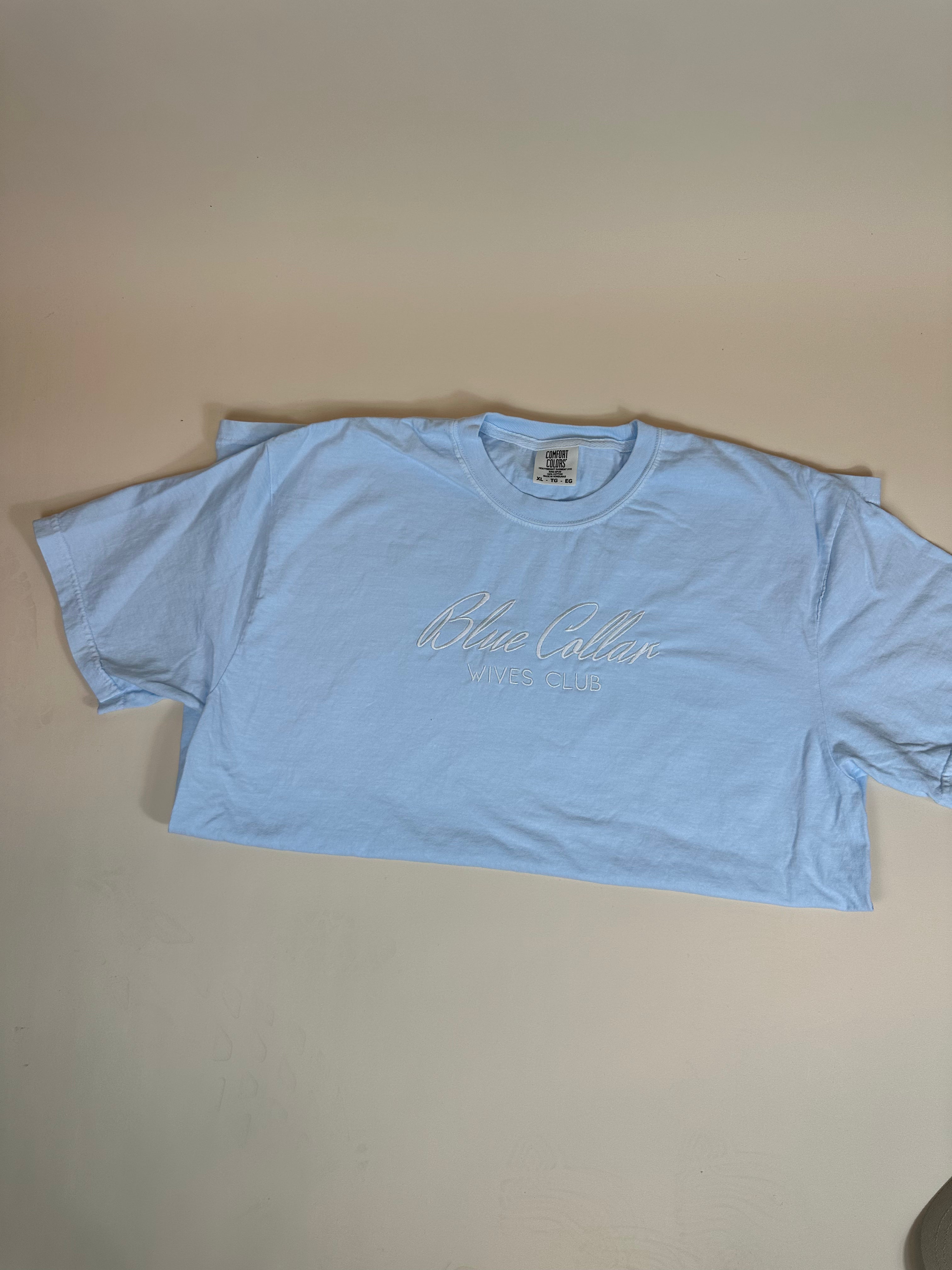 BLUE COLLAR WIVES CLUB - ADULT SHORT SLEEVE TEE