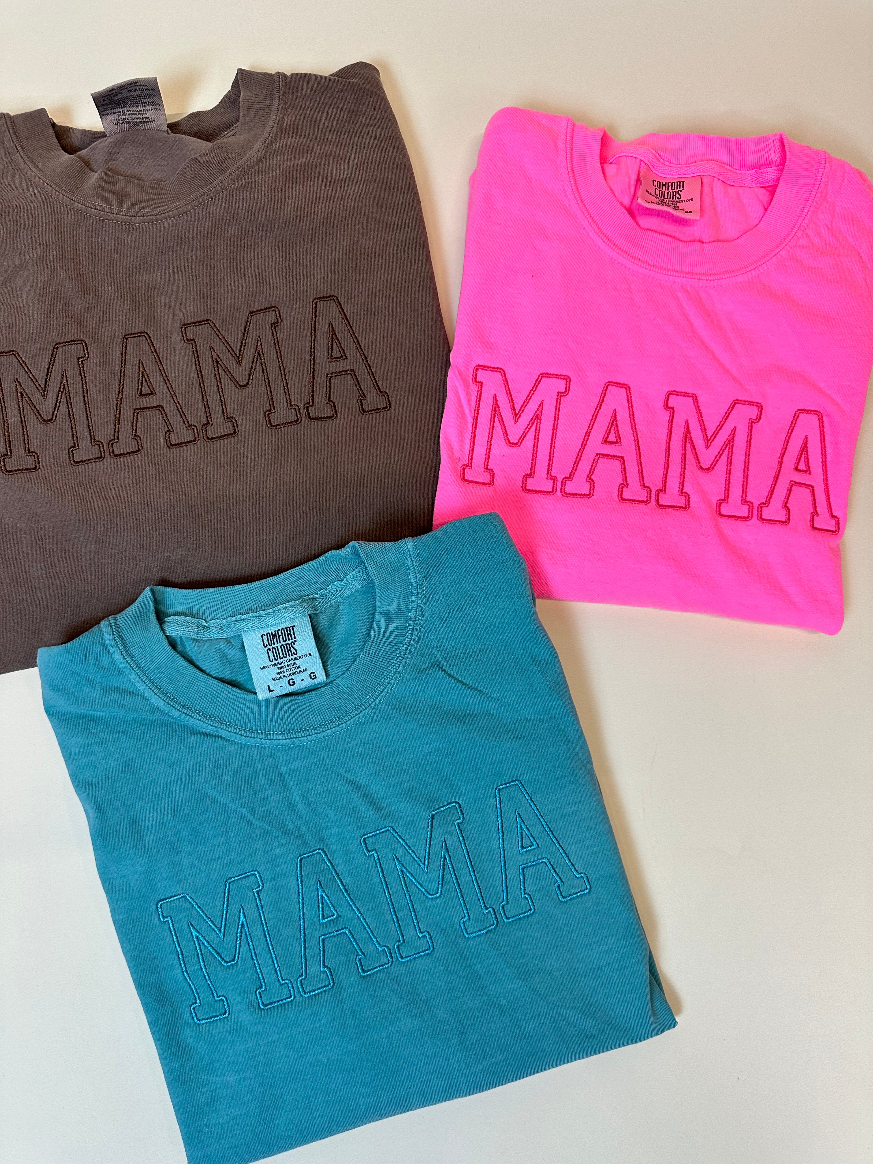 MAMA OUTLINE EMBROIDERED TEE