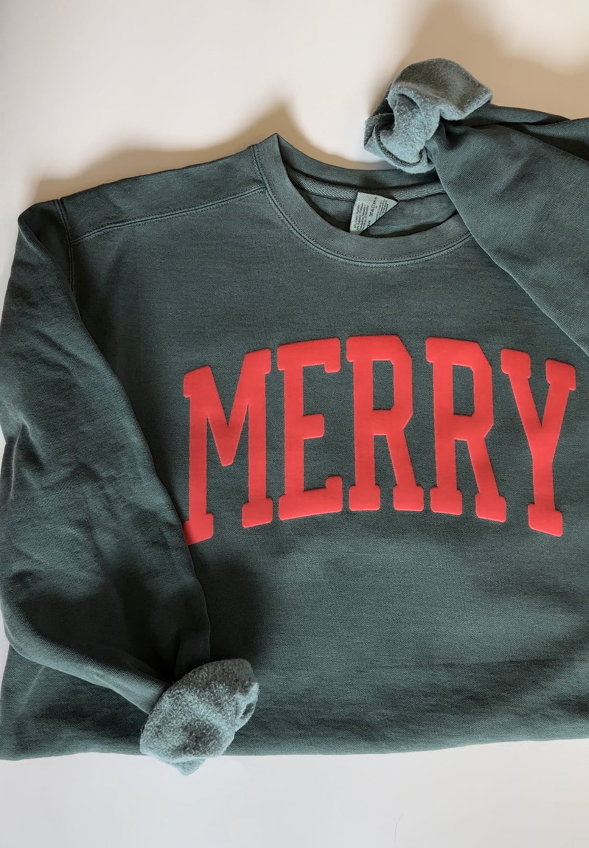 MERRY RED PUFF PRINT - ADULT CREWNECK